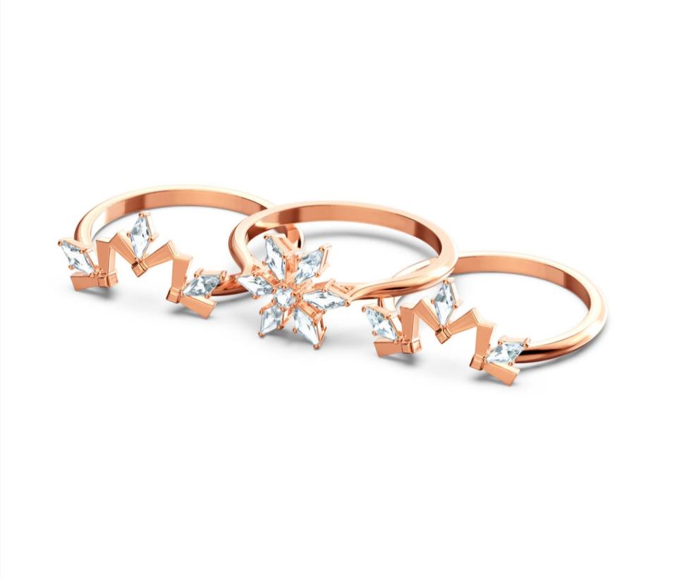 Schmuck-Set von Swarovski, Ring, Ohrstecker, Halskette, Armreif in Halberstadt