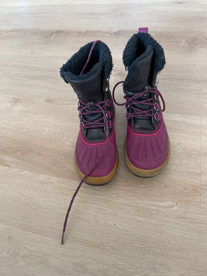 Boots Winterschuhe Nike in Velbert