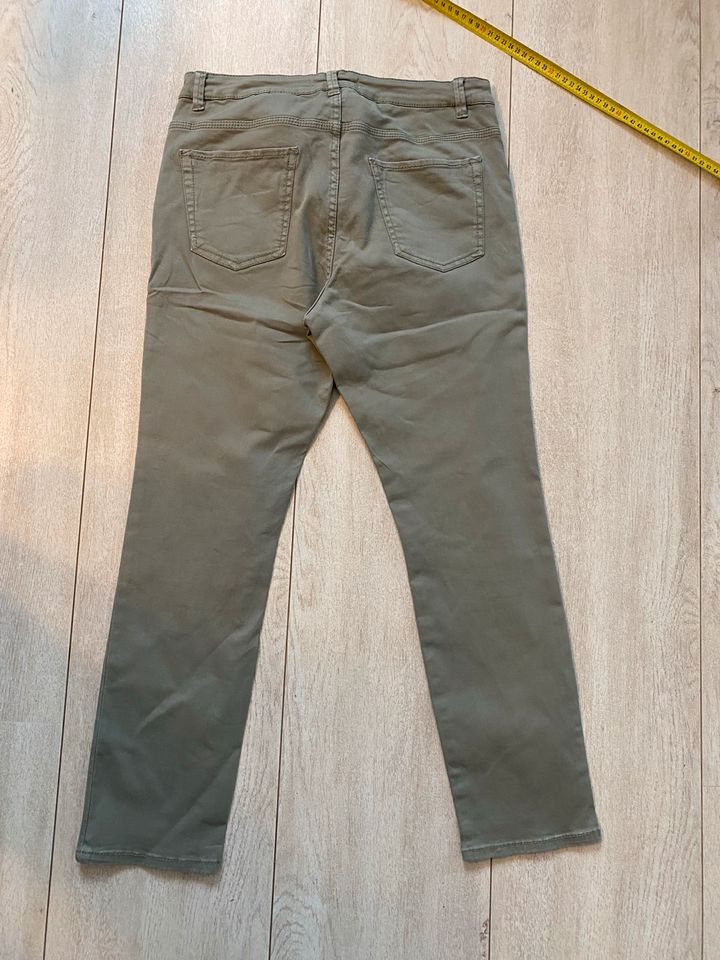 H&M Slim Jeans grün Gr. 40 regular waist * 11 in Dresden