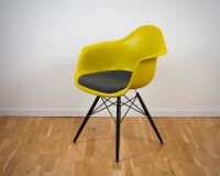 Vitra Eames Plastic Armchair DAW gelb mit Sitzpolster Stuttgart - Stuttgart-West Vorschau