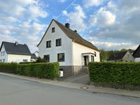 Helle Dachgeschosswohnung in einem Zweifamilienhaus in Menden-Halingen Nordrhein-Westfalen - Menden Vorschau