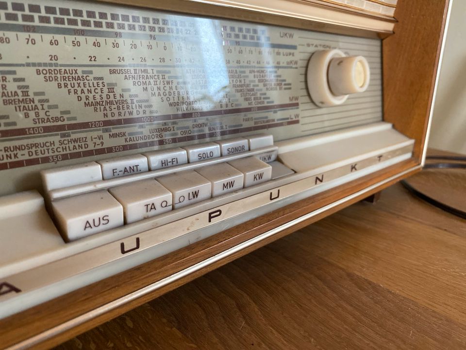 Vintage Röhrenradio Blaupunkt Typ 22200 in Sulzbach-Rosenberg