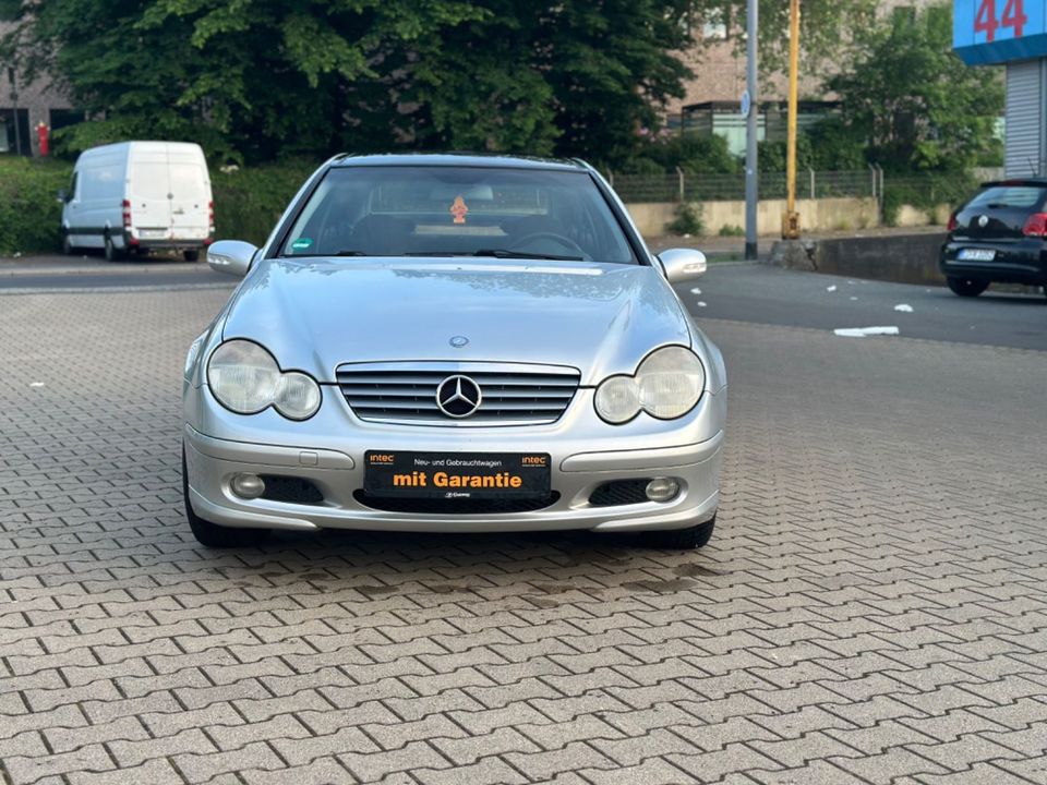 Mercedes-Benz C 180*Tüv Neu*Klima*Panoramadach*Checkheft* in Essen