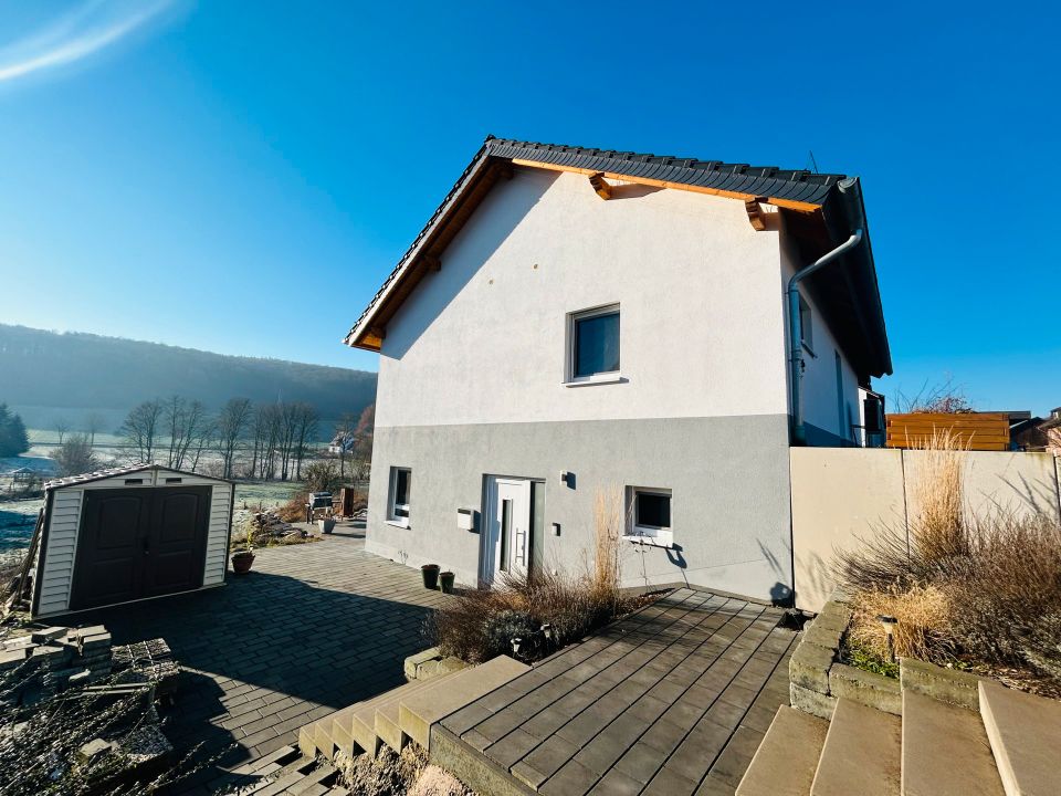 Modernes Einfamilienhaus mit offenem Grundriss und großzügiger Süd-Terrasse in Höxter