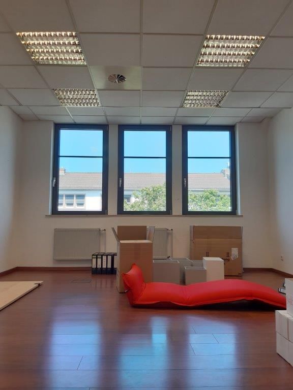 Flexible, helle Bürofläche (336 qm): 8 Büroräume an der innenstadtnahen Hanauer Ldstr. in Frankfurt am Main