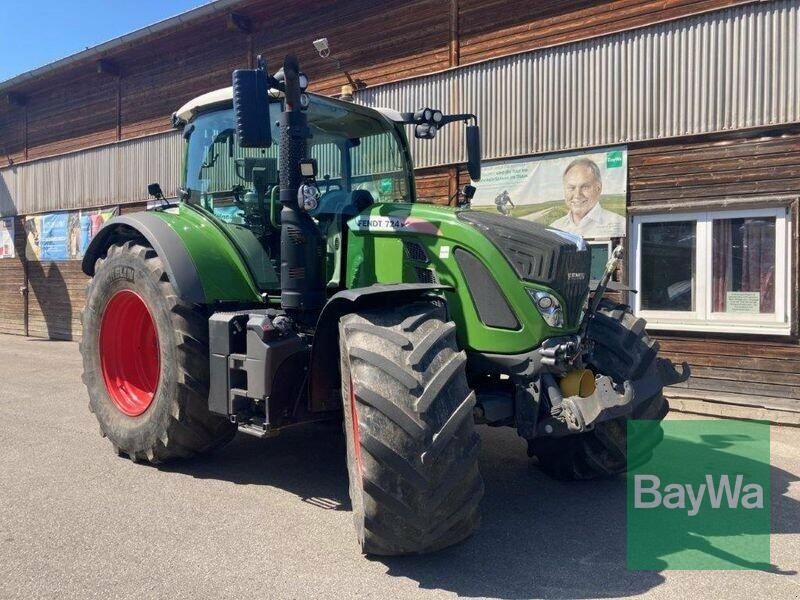 Fendt 724 VARIO S4 PROFI PLUS Traktor in Pfahlhof