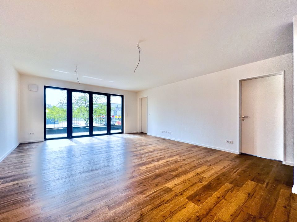 Alles glänzt ... so schön NEU: 3-Zimmer-Wohnung mit Einbauküche und Balkon in Lingen zu mieten! in Lingen (Ems)