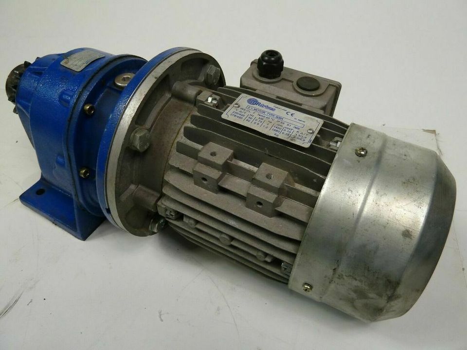 DR Drives 80B4 Motor mit Spaggiari RF 50/2 Getriebe in Borken