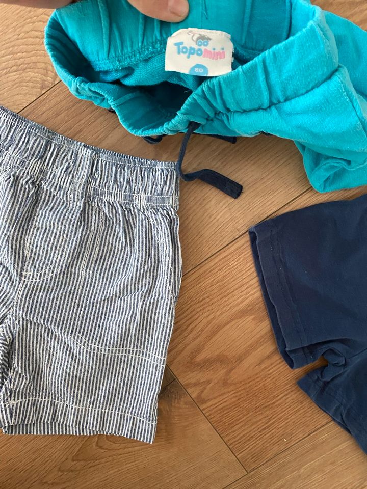 Kurze Hosen Shorts Sommerhosen 74/80 in Stuttgart