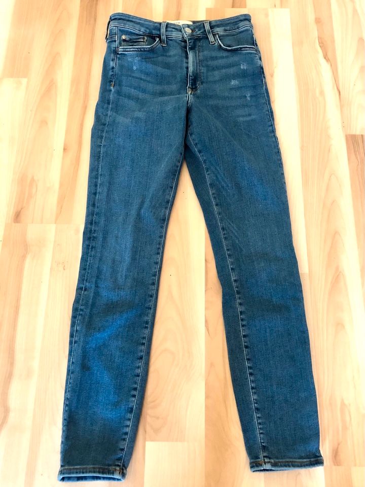 H&M Skinny Jeans Mädchen S Neuwertig in Werder (Havel)