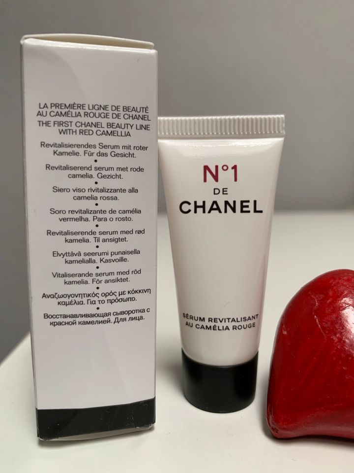 Chanel N°1 Serum Camélia Rouge Luxus Probe 5ml neu in Brake (Unterweser)