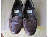 NEUWERTIG ara - chic Pumps Schuhe slipper Gr. 7 / 41 H braun Lede Rheinland-Pfalz - Erbach Vorschau