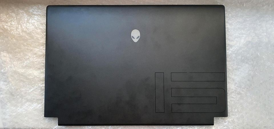 Alienware m15 r6 Displaygehäuse Cover mit Rahmen LCD Bezel in Pinneberg