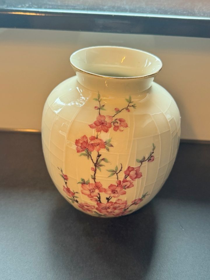 Deko Vase. Durchmesser 13cm. Höhe 23cm in Delmenhorst