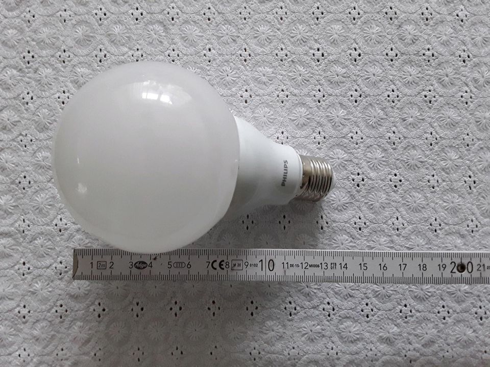 Philipps LED , Glühlampe,9,5 W, 806 l, Glühbirne, warmweiß in Fockbek