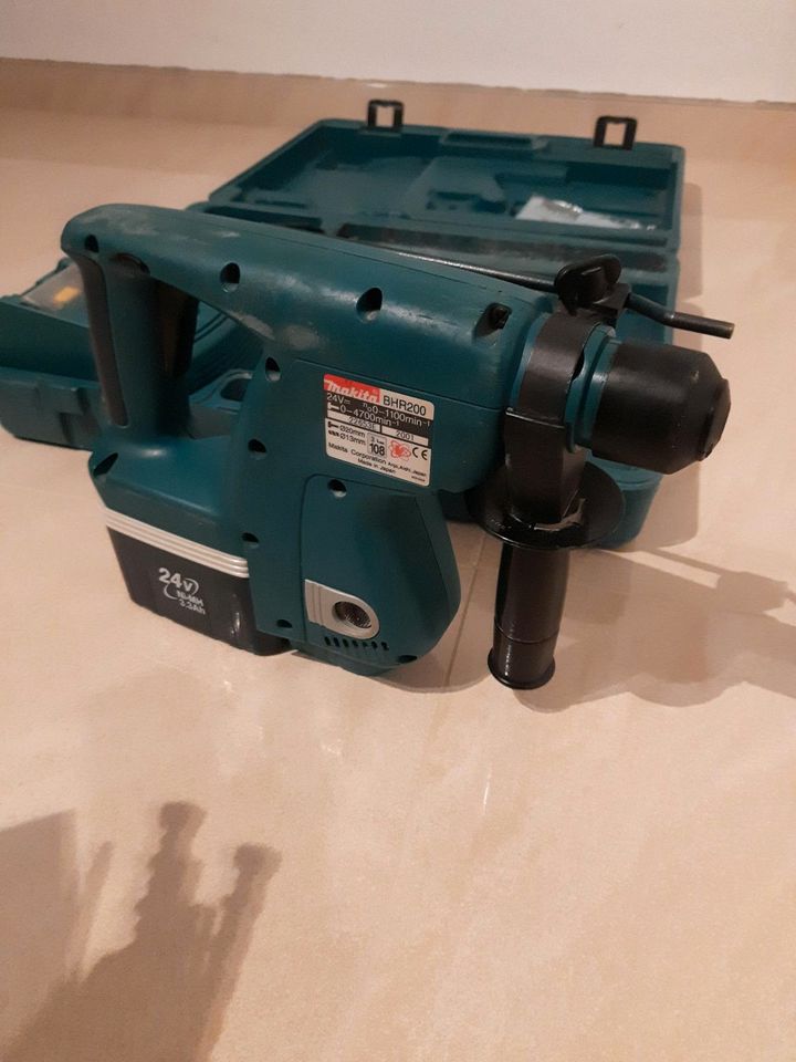 Makita BHR200 AKKU BOHRHAMMER in Illertissen