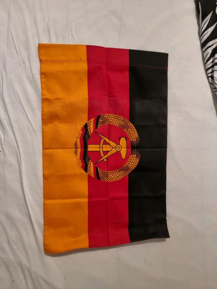 DDR Flagge klein in Weisenheim am Sand