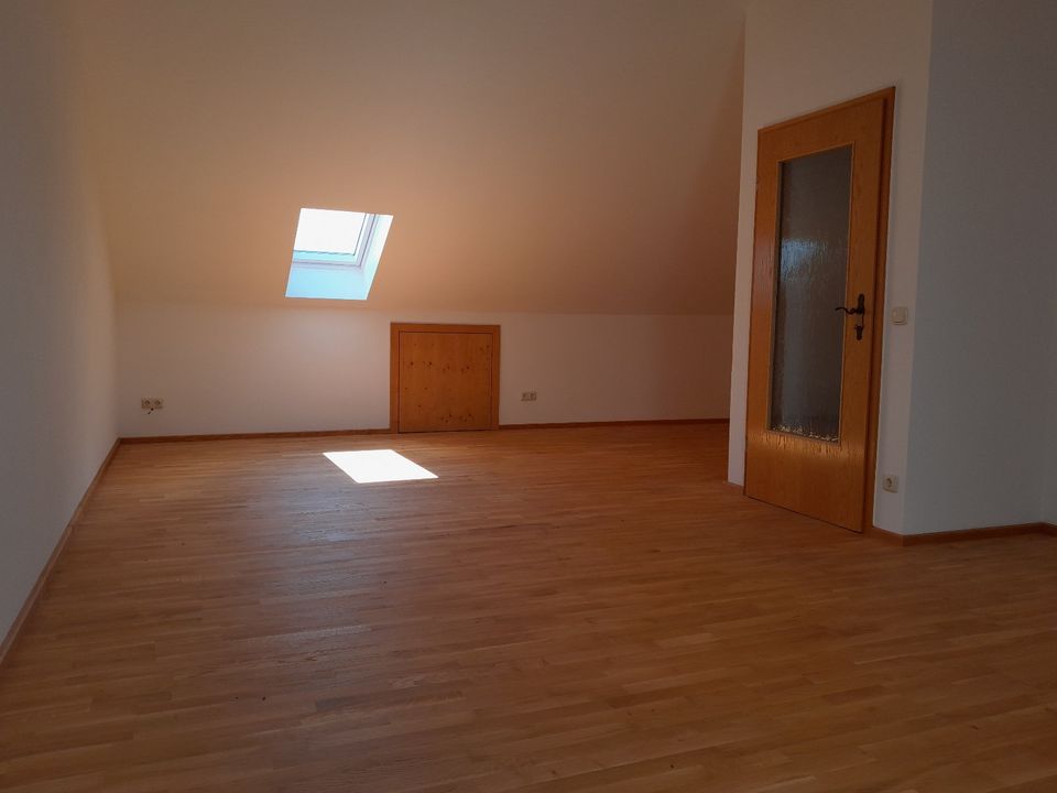 TOP - 5 Zimmer RMH in ruhiger Spielstraße, , ca. 133 m² Wfl. in Trostberg