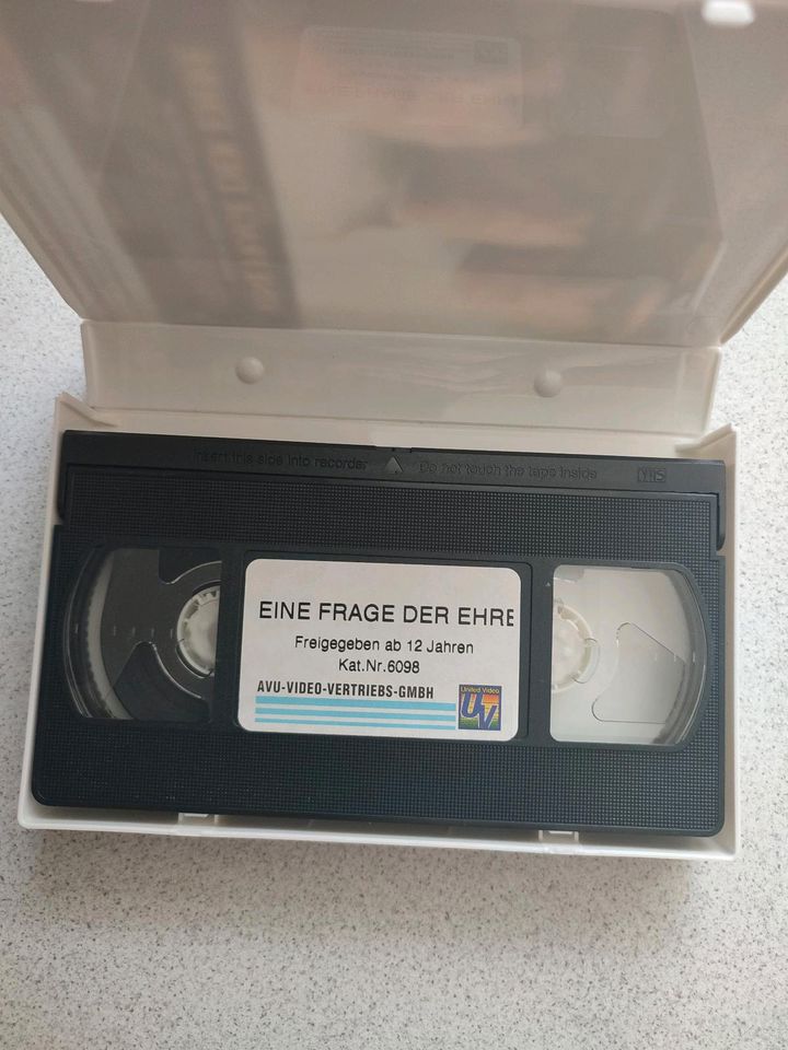 Video Kassette "Eine Frage der Ehre" in Köln