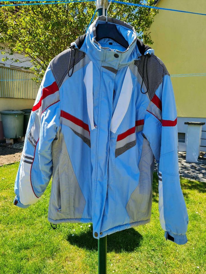 Damen Winterjacke hellblau Gr. L (eher M) in Altdorf bei Nürnberg