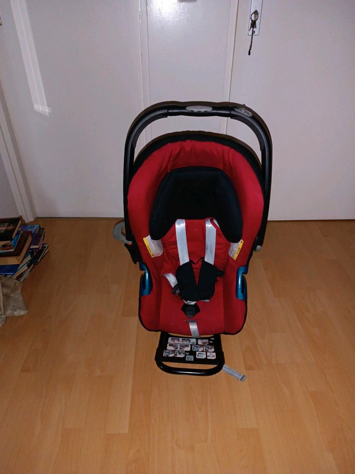 Kindersitz Römer Britax,0-13 kg, NP 485€,mit Sonnenschutz in Amberg