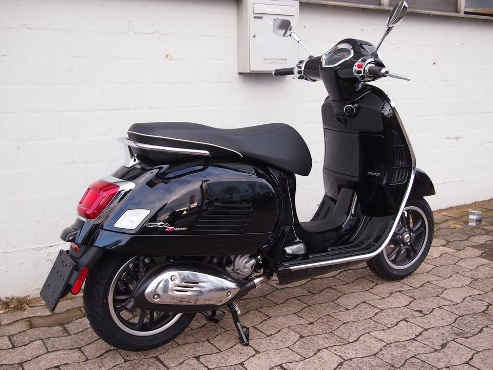 Vespa GTS 300 Super - neues Modell für 2023 in Hannover