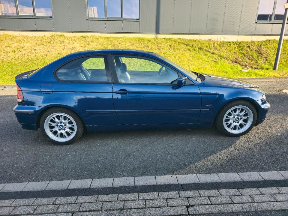 BMW E46 325ti Compact in Burscheid