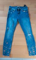 Jeans mit Stickerei Zara Eur 38 Nürnberg (Mittelfr) - Südoststadt Vorschau