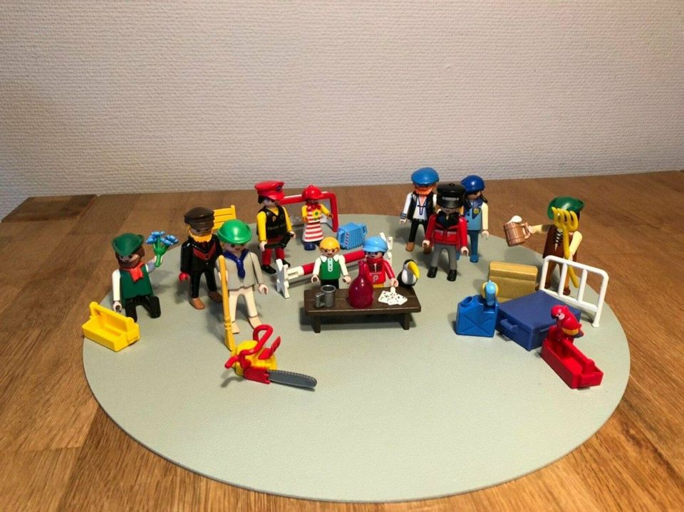 Playmobil Stadt City Set mit Zubehör - viel Spaß in Hasenmoor