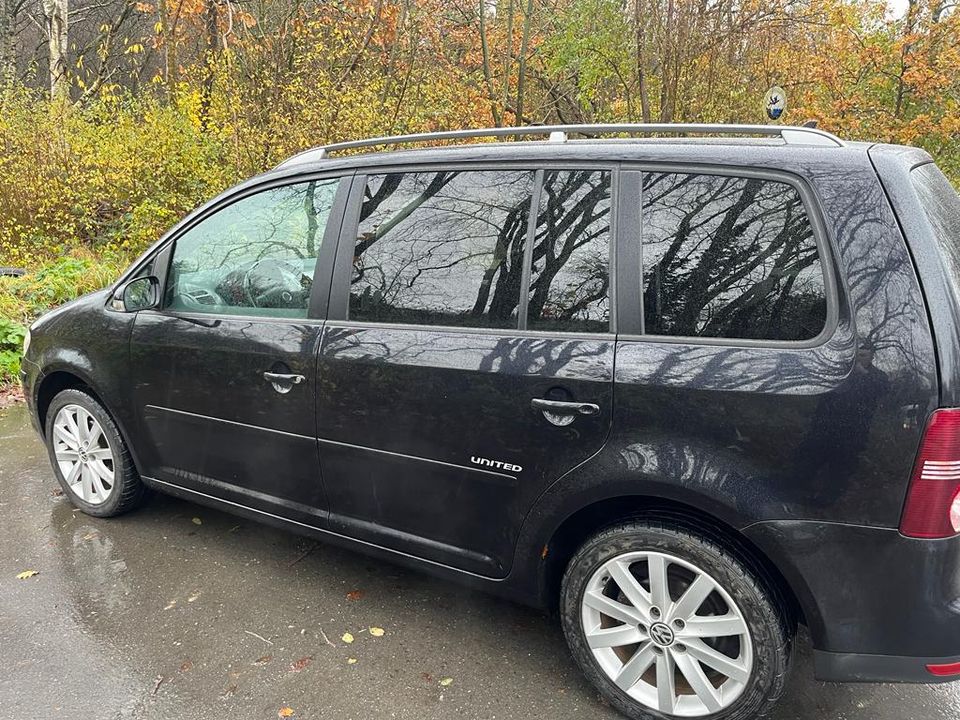 Volkswagen Touran 1.4 TSI 7-Sitzer Tüv Inspektion Neu in Bochum