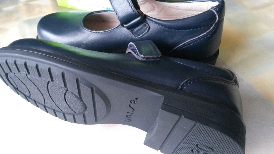 Noble Unisa Spangenschuhe dunkelblau neu, Gr. 30 in Kelkheim