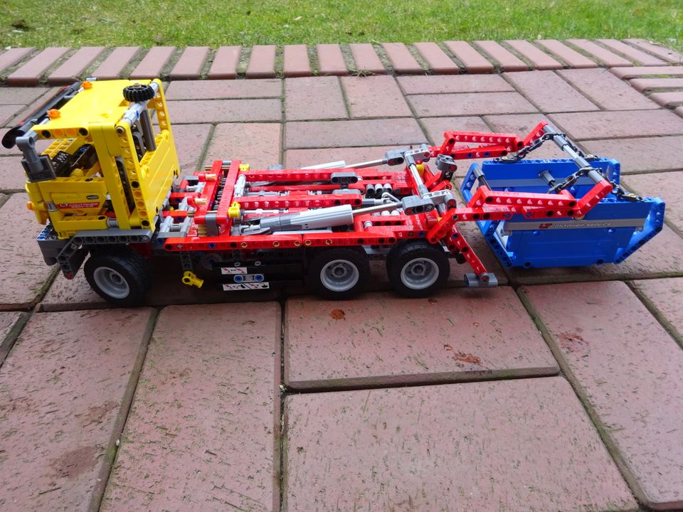 Verkaufe LEGO TECHNIC 42024 Container Truck in Berlin