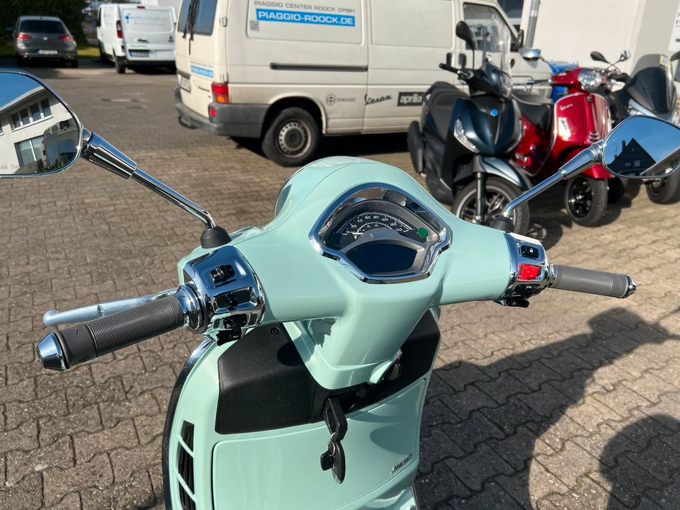 Vespa Gts 300 HPE E5 Facelift in Leverkusen