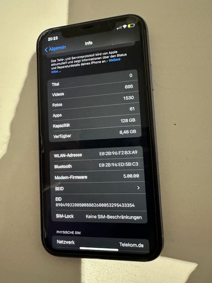 iPhone 11,128 GB in Hamburg