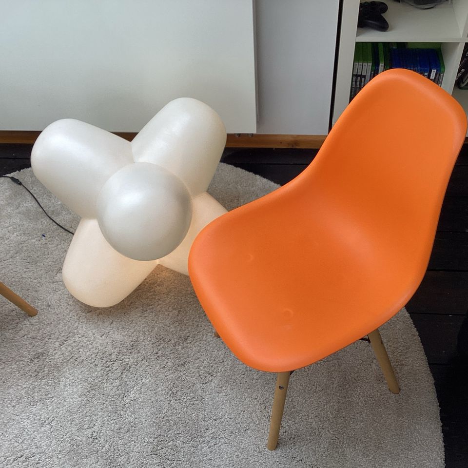 Retro Stuhl 70er Jahre Plastic Side Chair DSW orange Replik in Sprockhövel