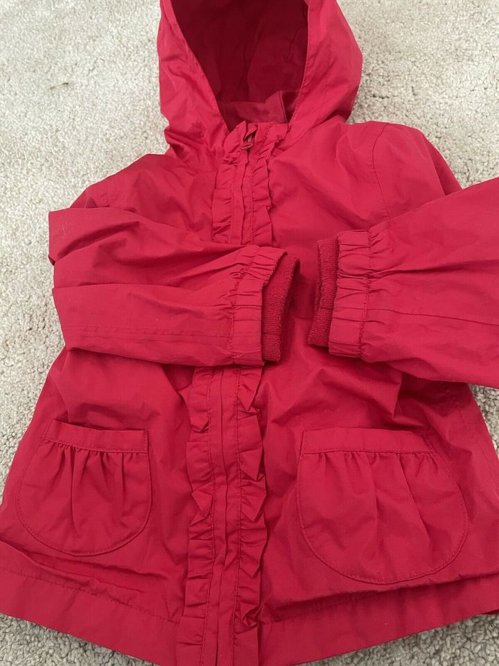 Jacke Mantel rot Rucksack Schmetterling Frühling gefüttert 92 98 in Berlin