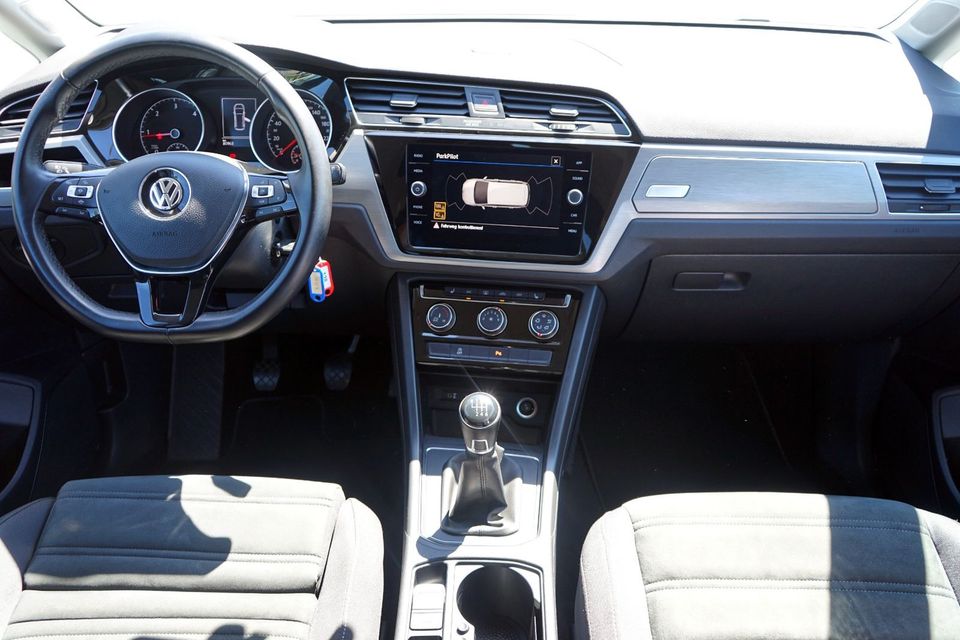 Volkswagen Touran 1.6 TDI Comfortline LED Klima SHZ PDC in Kolkwitz