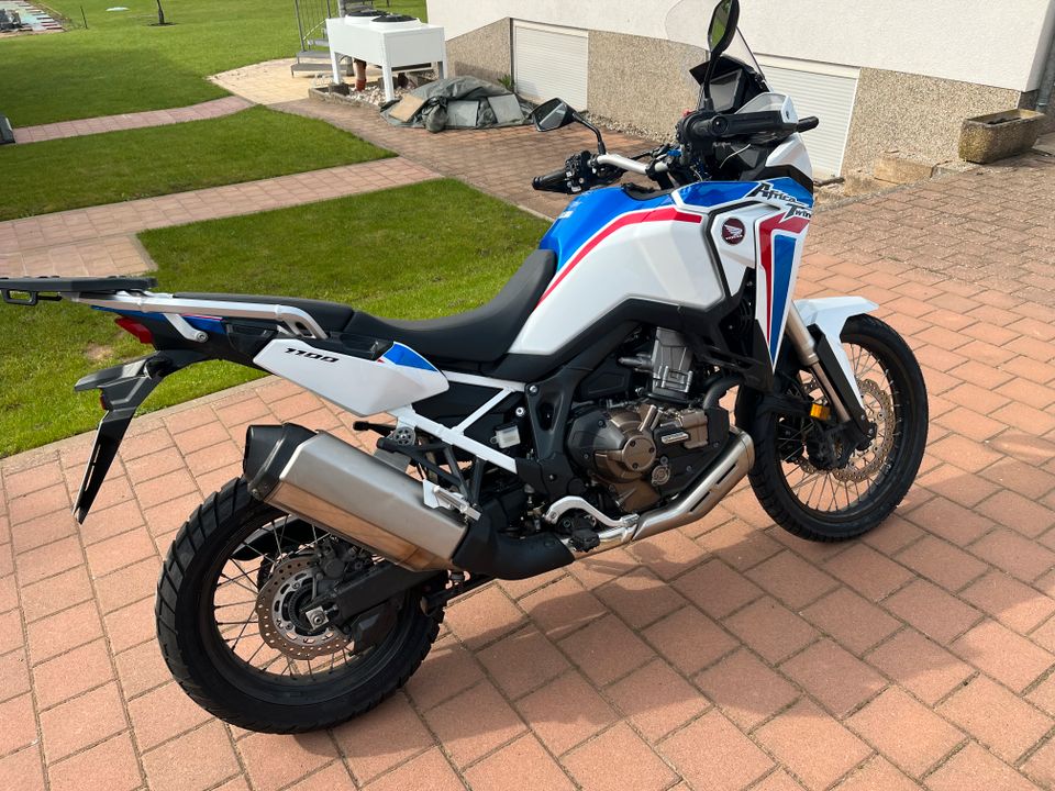 Honda Africa Twin CRF 1100 DCT - EZ 02/21 - Tricolor in Beckingen