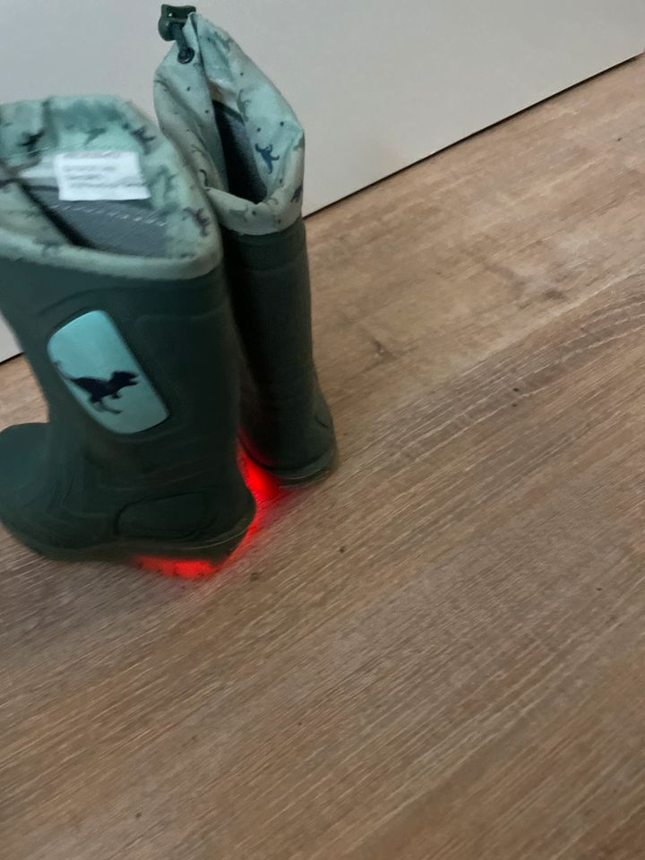 Gummistiefel 24 Blinkstiefel Regenschuhe Dino grün in Gilching