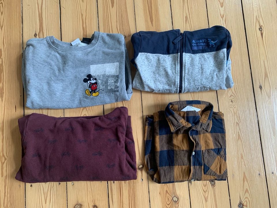 4 Teile Kleiderpaket Pulli Sweatshirt Hoodie Hemd H&M Zara 128 in Hamburg