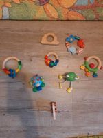 8 verschiedene Holzspielzeuge f. Babys Klappern,Klingel Berlin - Zehlendorf Vorschau