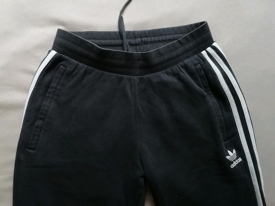 Jogginghose Adidas Herren Jungen Damen Mädchen Größe S /M 170 in Gelsenkirchen