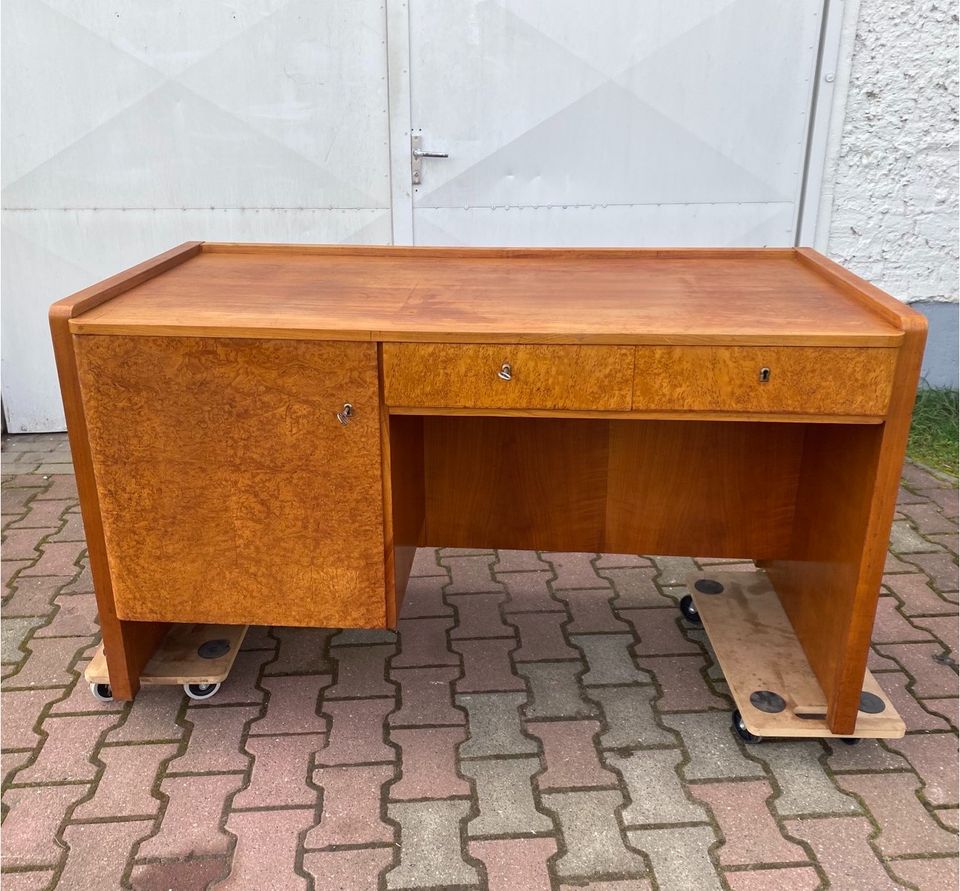 MIDCENTURY/Schreibtisch/60er/retro/vintage/furniert/Schlüssel in Berlin