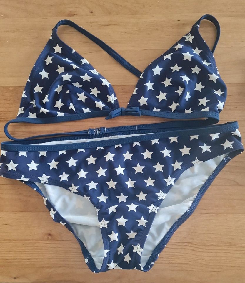 Bikini Mädchen 146/152 Flamingo Sterne je Bikini 2 € in Zülpich