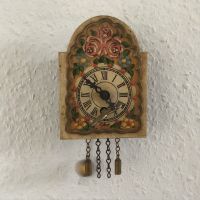 Kleine Wanduhr mit Uhrwerk  zum Aufziehen Baden-Württemberg - Ulm Vorschau