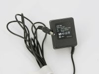 PE-1322 AC-DC Adapter Trafo Netzteil Transformator 9V / 500ma Bayern - Bamberg Vorschau