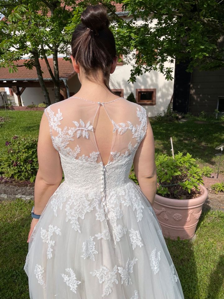 Brautkleid / Hochzeitskleid kurz in der Farbe Ivory in Merzig