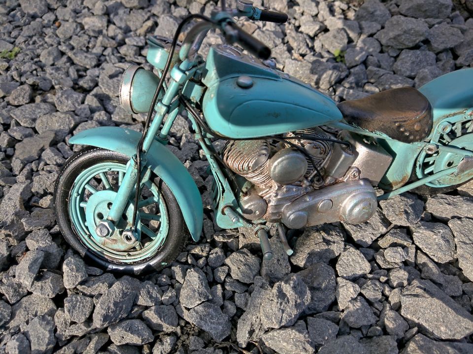 Modell-Motorrad Blech, kein antikes Modell in Atzelgift
