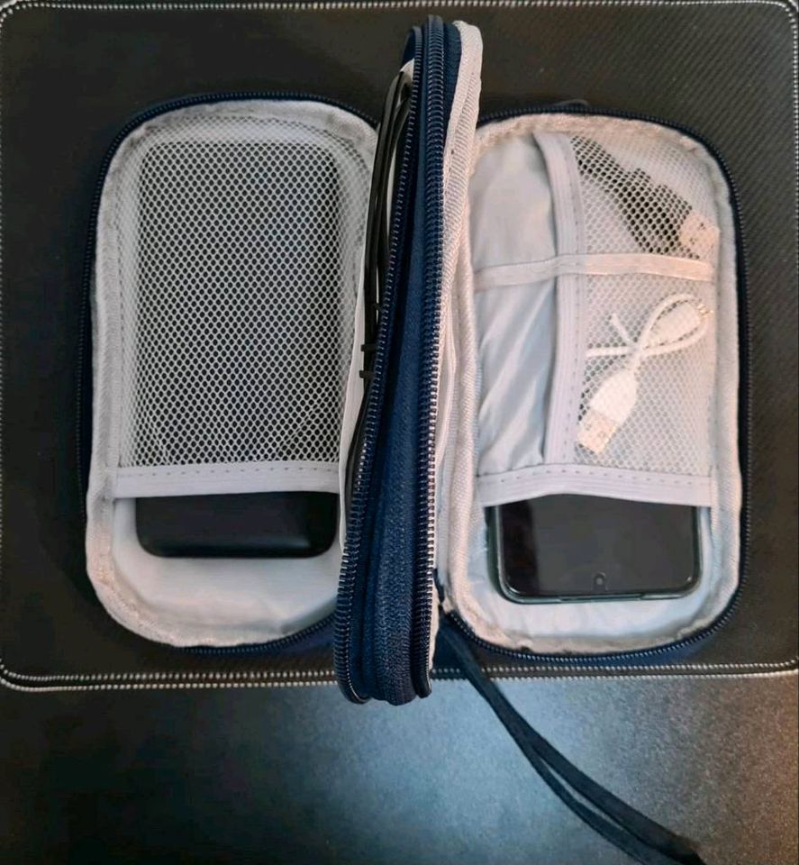 Schicke Handtasche Handy Power Bank Ladegerät Reise Tasche in Dresden