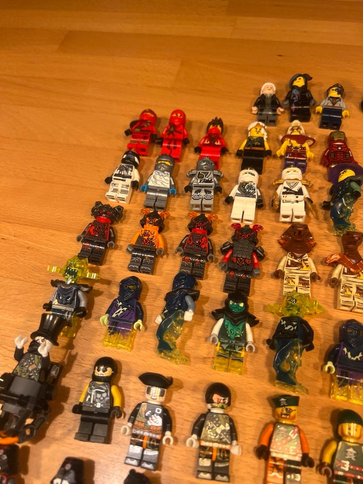 Lego Figuren Sammlung Konvolut Star wars Ninjago Marvel Chima DC in Salzkotten